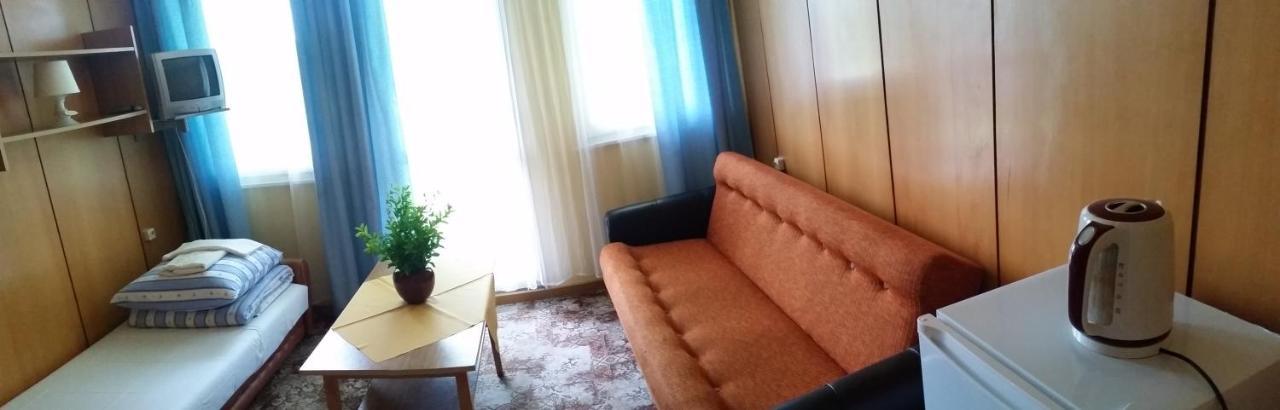 Egm-Lazy Hotell Eksteriør bilde
